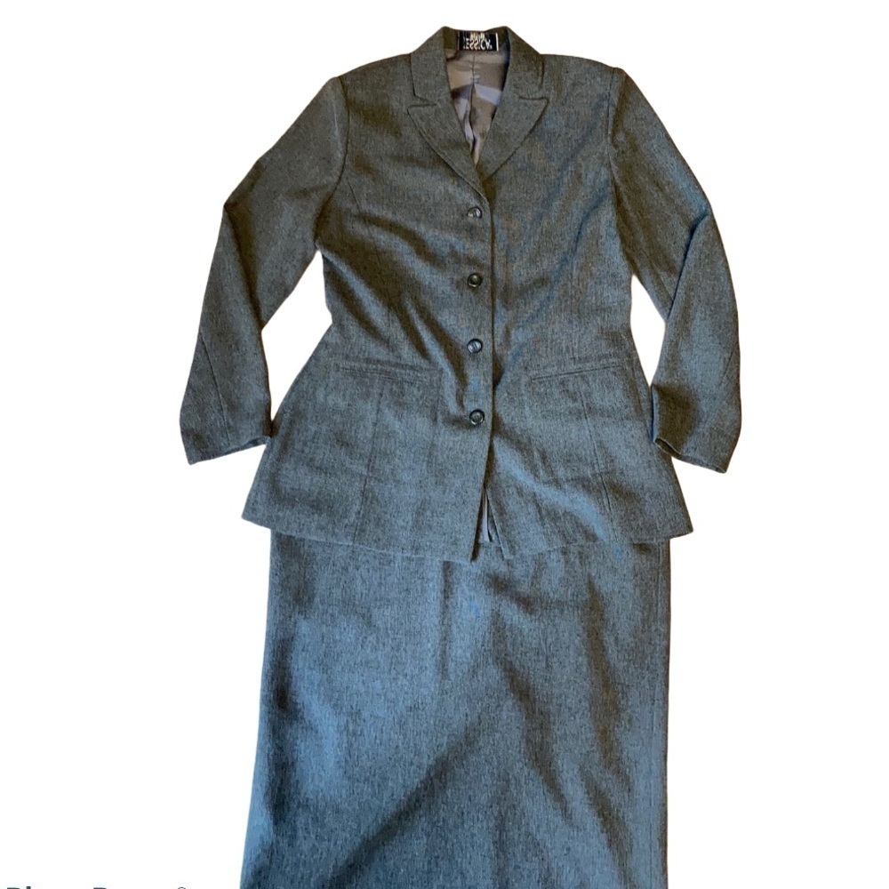 Vintage Grey suit jacket and skirt set, size 8P